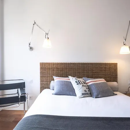 Avenida Da Liberdade - Center - 2 Bedrooms Apartamento *