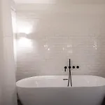 Contemporary Apartment Avenida Da Liberdade * Lisbona